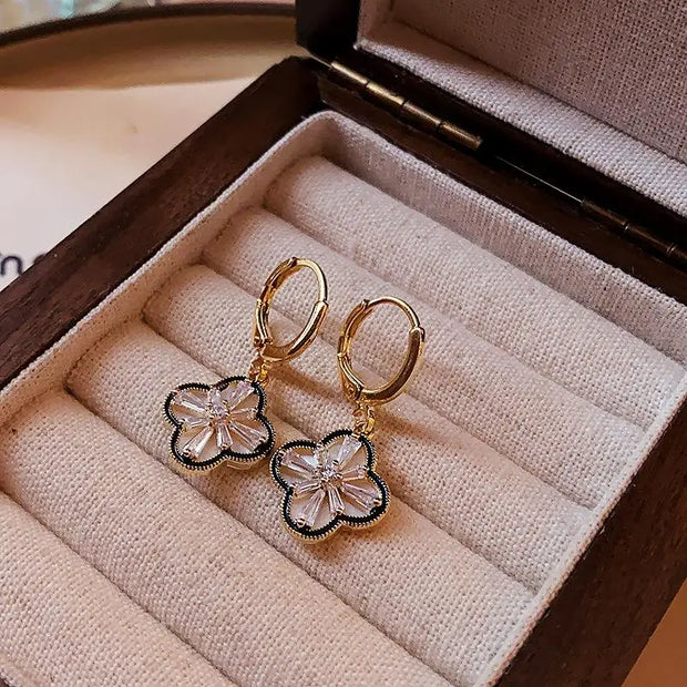 Cute Elegant Gold-Plated Copper Zircon Four-Leaf Clover Dangle Earrings for Women and Girls Wholesale
